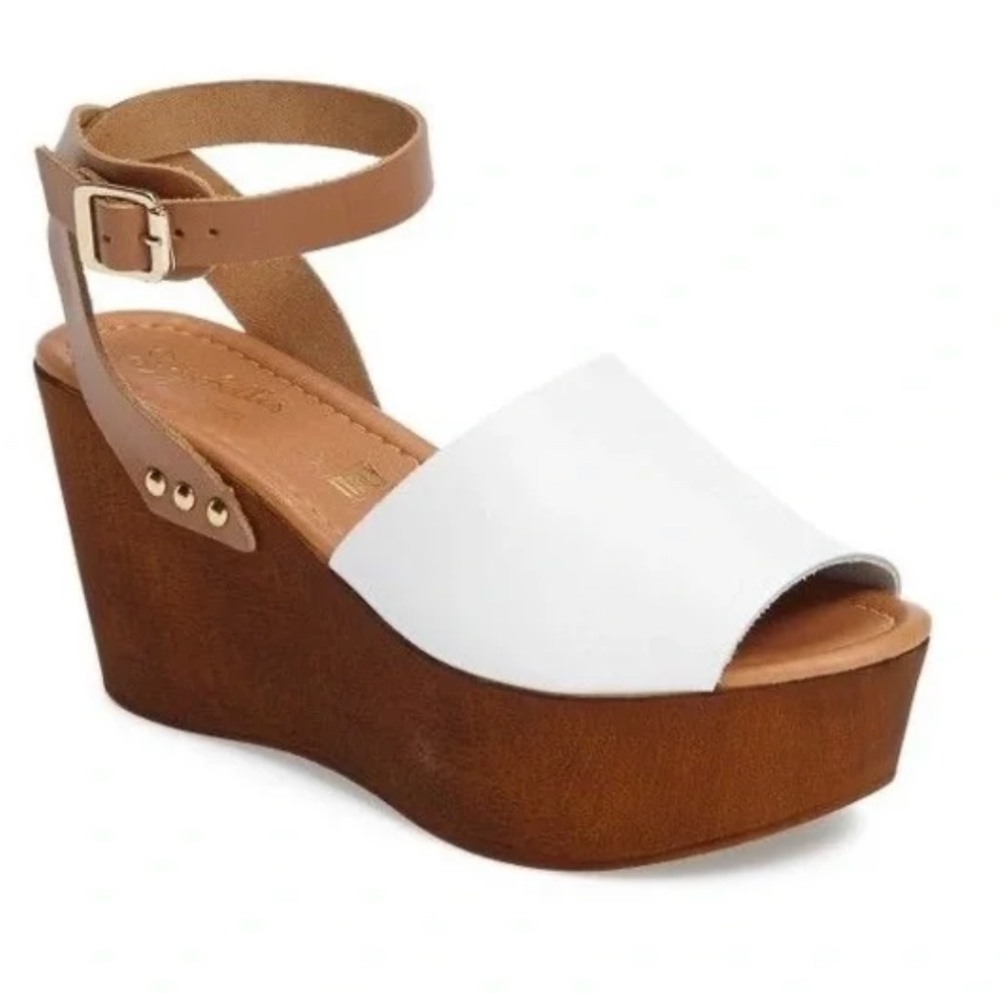 NWOT Seychelles White / Tan Platform Wedge (Size 7)